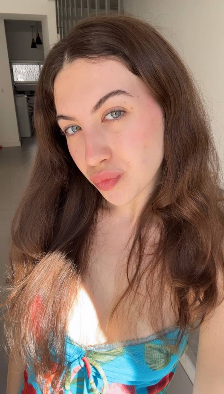 Nude girl Amber in Uberlandia