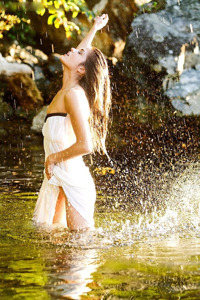 Marie Avgeropoulos in Uberlandia