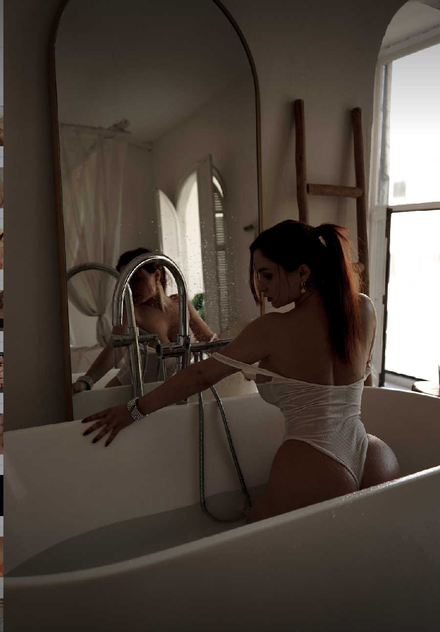 A playful frame from Miranda Faith nude — online in Uberlandia