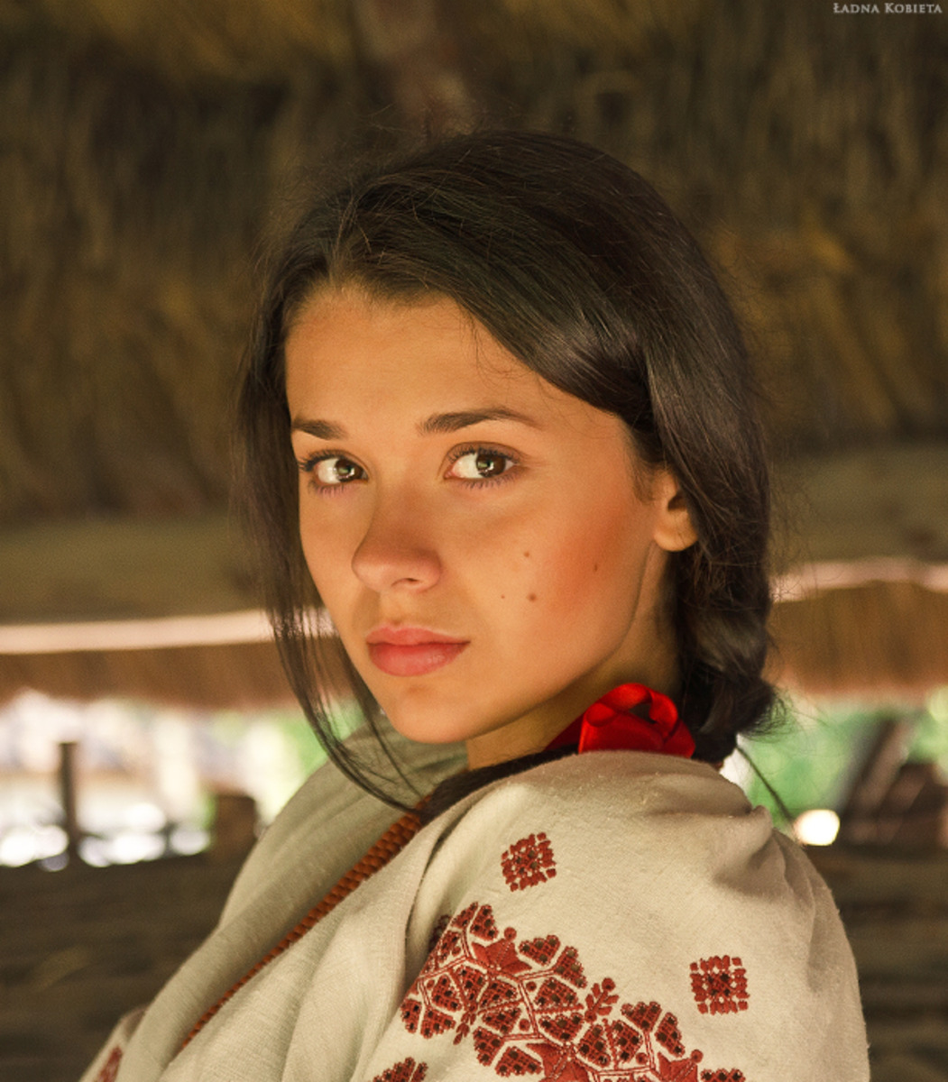 Girls in Slavic costumes in Uberlandia